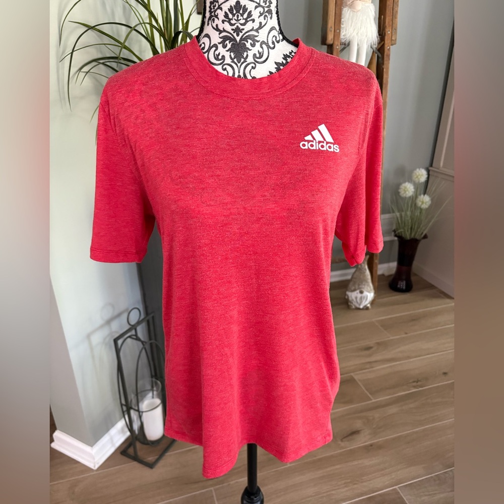 Adidas Red Relaxed Short Sleeve Tee size small